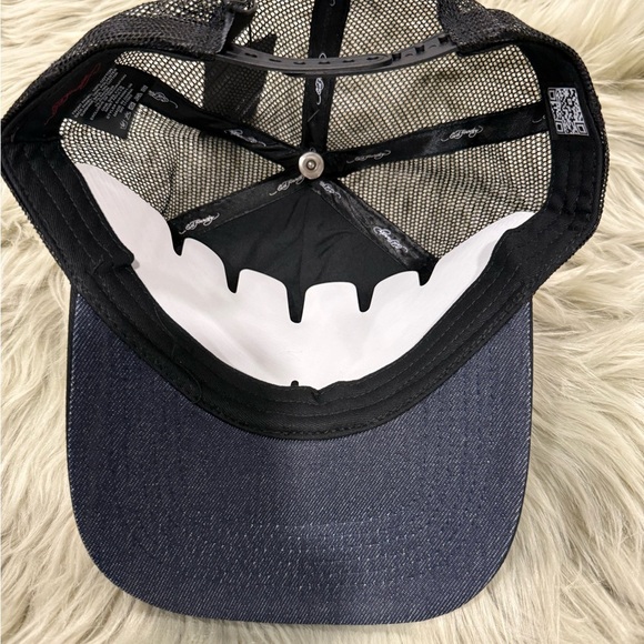 Ed Hardy Trucker Hat Embroidered
Tattoo Eagle Snake Black Mesh
Snapback Cap - Picture 7 of 7